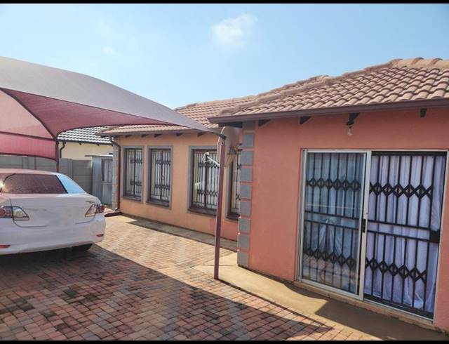 2 BEDROOM HOUSE FOR SALE IN LOTUS GARDENS